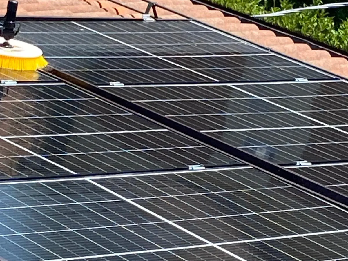 pulizia-di-pannelli-fotovoltaici-a-modena